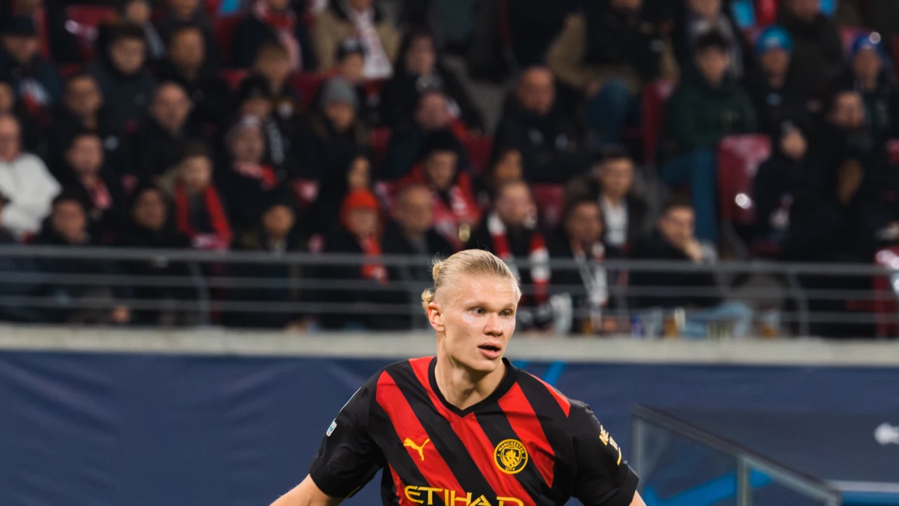 Erling Haaland trong màu áo Manchester City